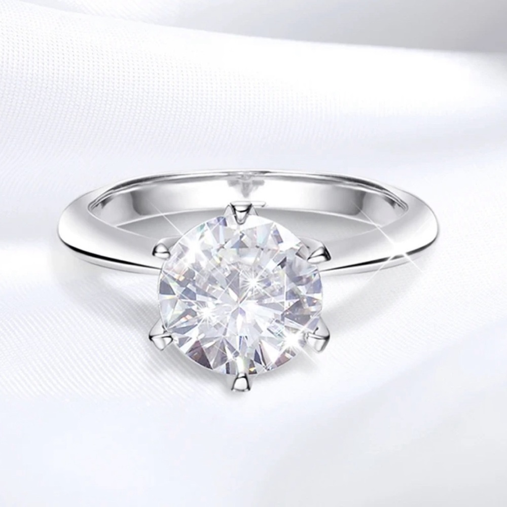 GRA Certified 2 CT Moissanite‎ Ring VVS1 Lab Diamond Solitaire 18K Ring